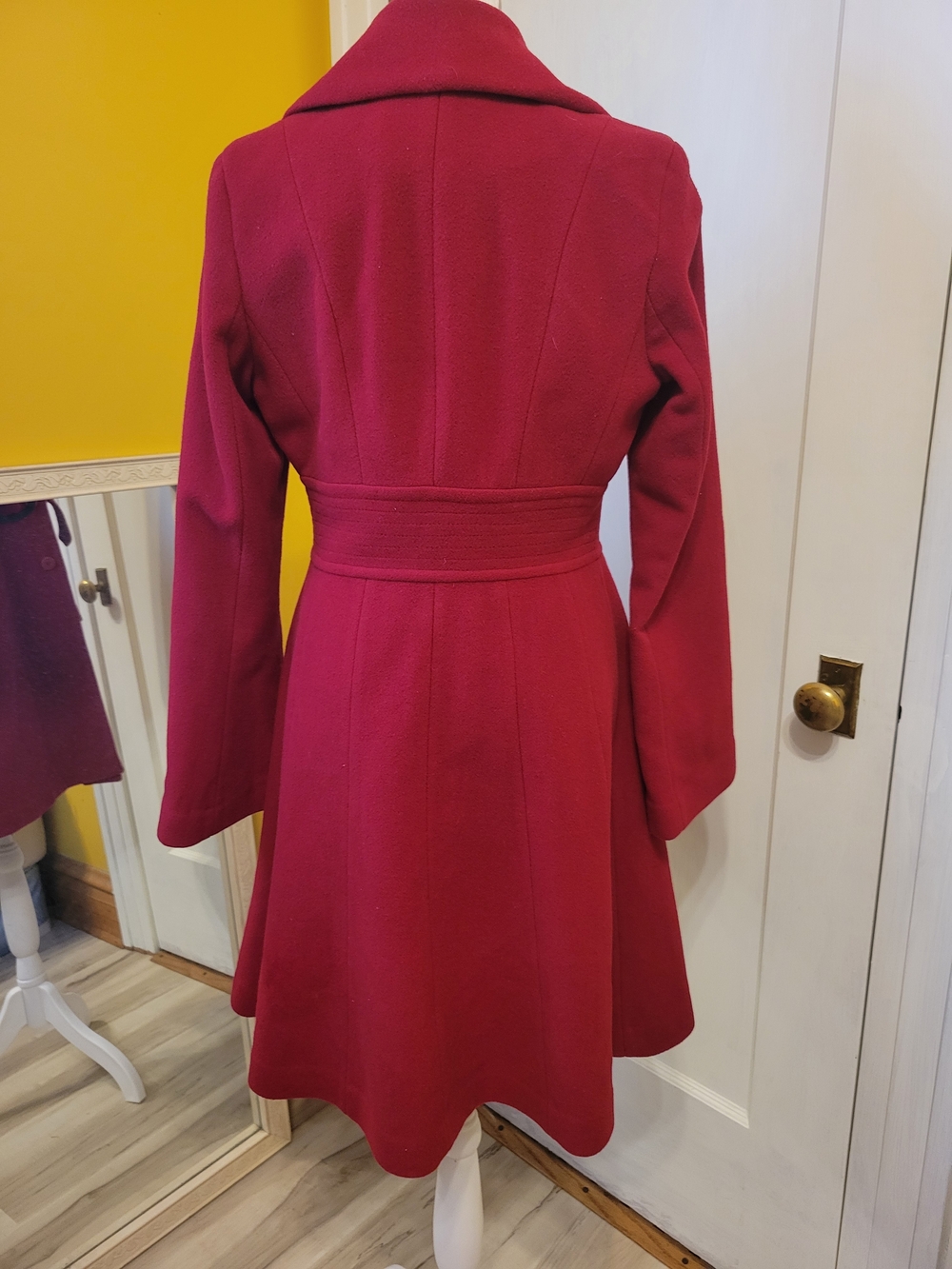 Jessica Simpson Red Wool-Blend Trench Coat with Wide Collar - Picture 3 of 7